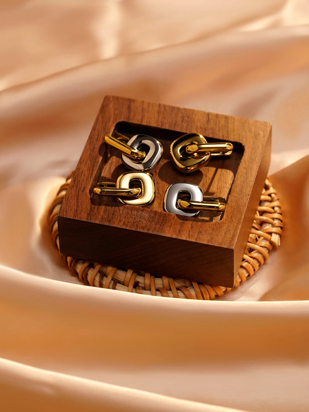 U Shape Earrings 18K Gold Plated